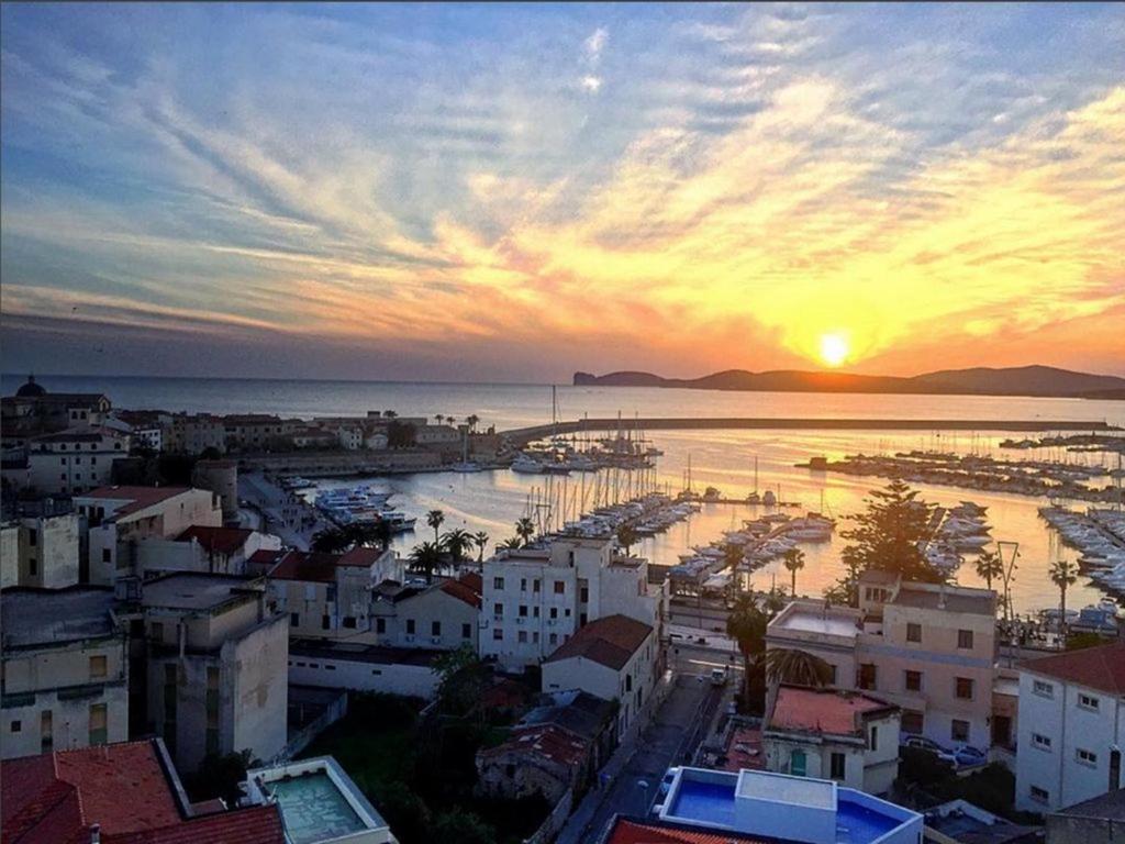 Attico Cerasella in pieno centro ad Alghero con vista spettacolare sul mare room 3